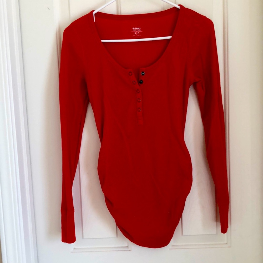 Old Navy maternity top EUC